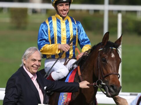 Beatrice siegt unter Fabrice Veron im Karin Baronin von Ullmann-Schwarzgold-Rennen