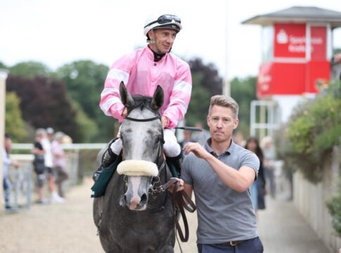 Fairy Grey siegt unter Michael Cadeddu