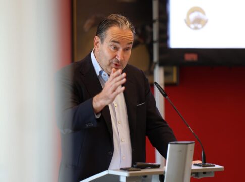 Gregor Baum am Montag bei Jahreshaupt- und Mitgliederversammlung der Besitzervereinigung für Vollblutzucht und Rennen e.V.