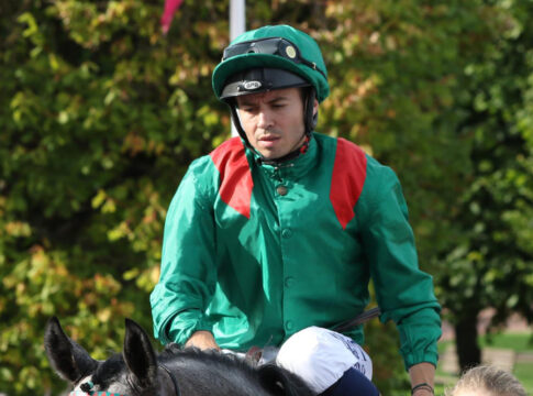 Mickael Barzalona reitet den Favoriten Sibayan