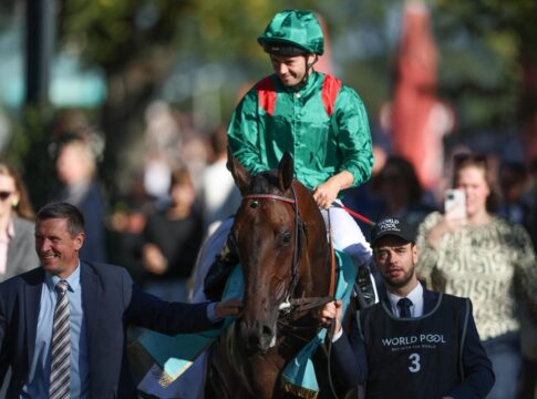 Sibayan siegt unter Mickael Barzalona im Mehl-Mülhens-Stiftung - 63. Preis von Europa, Gr.1