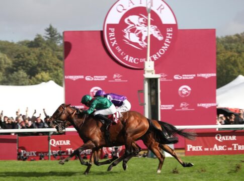 Daryz siegt unter Mickael Barzalona im Qatar Prix de l'Arc de Triomphe, Gr.1