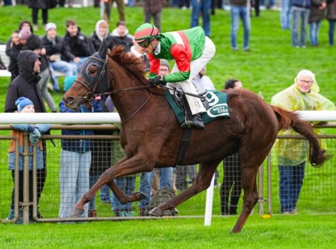 ucky Shawna siegt unter Michael Cadeddu