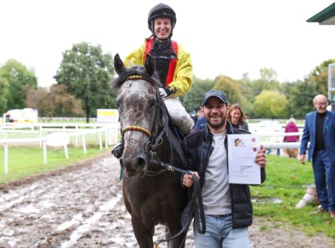 Oriental Power siegt unter Elodie Marie Palau Teruel