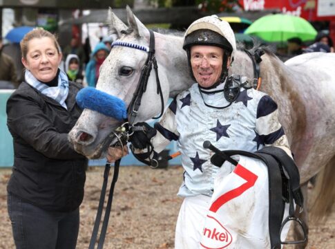 Mit viel Speed - Miss Hollywood mit erster Hauptrolle Natascha Grewe und Adrie de Vries mit Miss Hollywood