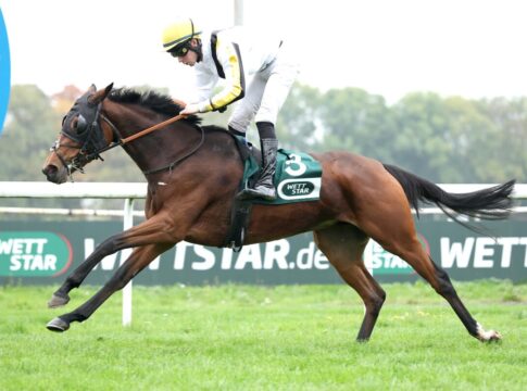 Unex Friendly siegt unter Matthew S. Johnson