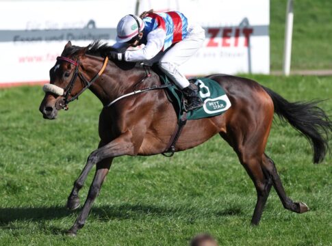 Walencia siegt unter Vanesa Csernak