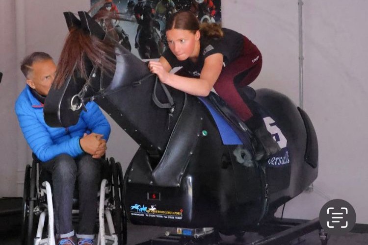 VSR kauft elektronisches Pferd für die Nachwuchsarbeit