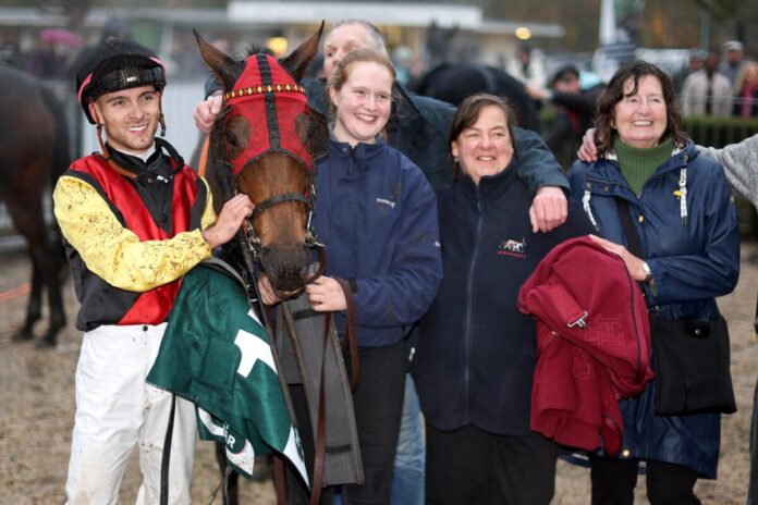 Maid Of Dragon und Team