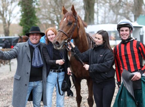 Mr Pablo siegt unter Matthew S. Johnson