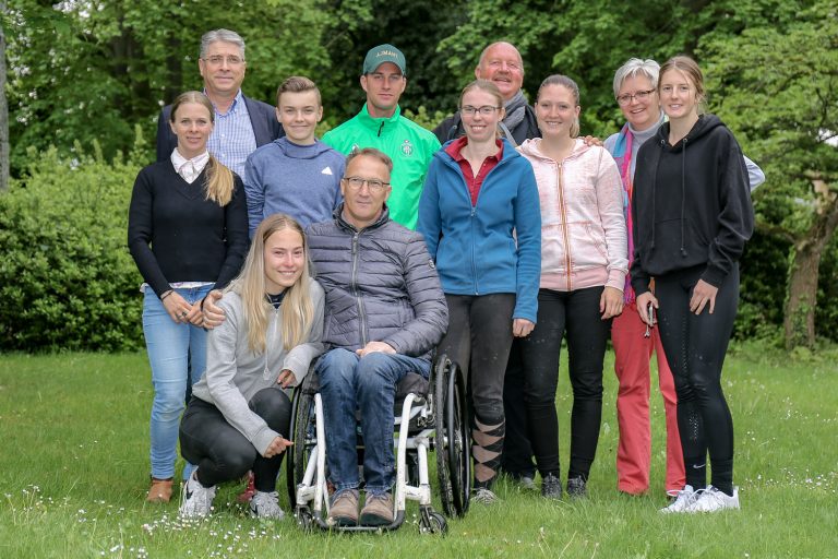 Fünf neue Amateurreiter: Prüfung bestanden! Fünf neue Amateurreiter: Prüfung bestanden!