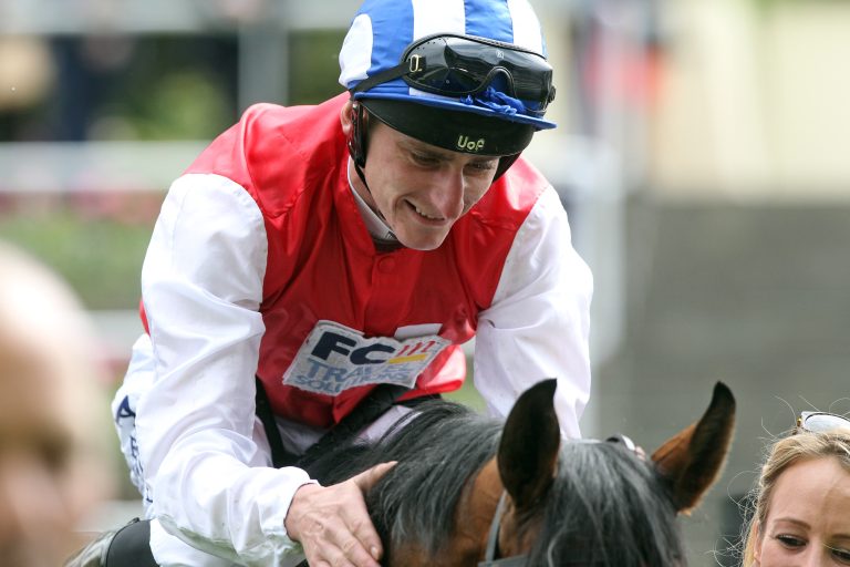 Golden Horde fliegt zum Gruppe I-Triumph