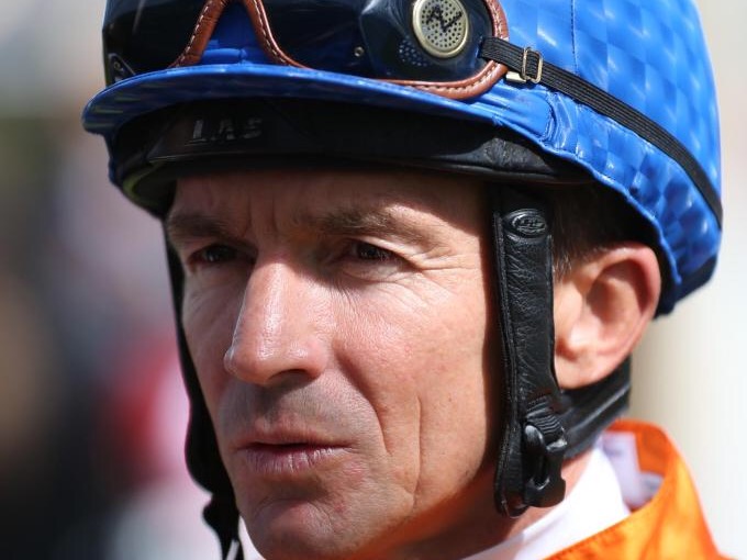 Carnival-Start in Dubai: Adrie de Vries in Gruppe I Carnival-Start in Dubai: Adrie de Vries in Gruppe I