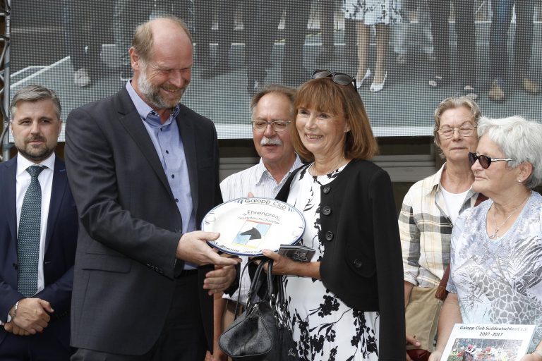 Ulrike Castle erhält den Ehrenpreis „Monsun“