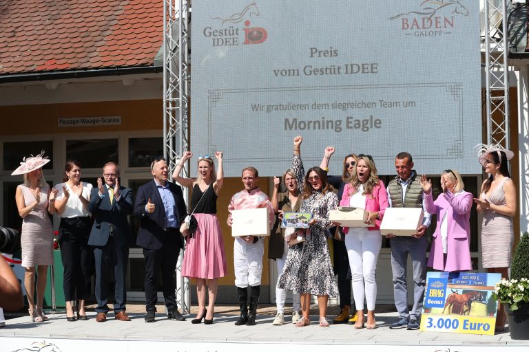 Baumgarten-Zucht-Doppel und Club Rose jubelt! Baumgarten-Zucht-Doppel und Club Rose jubelt!