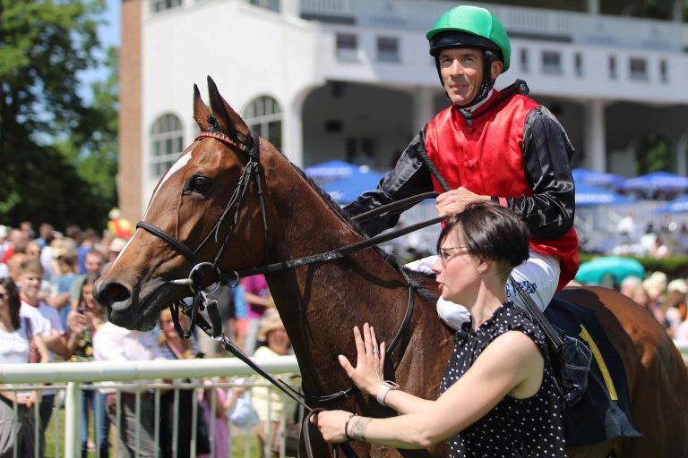 Gröschel und Stall Bergholz auch in Hoppegarten top