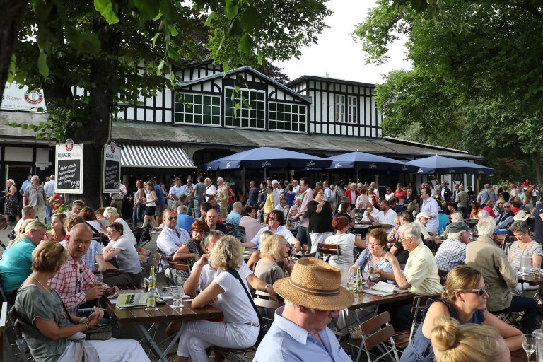 Galopp meets Fußball – Derby-Pool des Bergheimer Züchterstammtischs