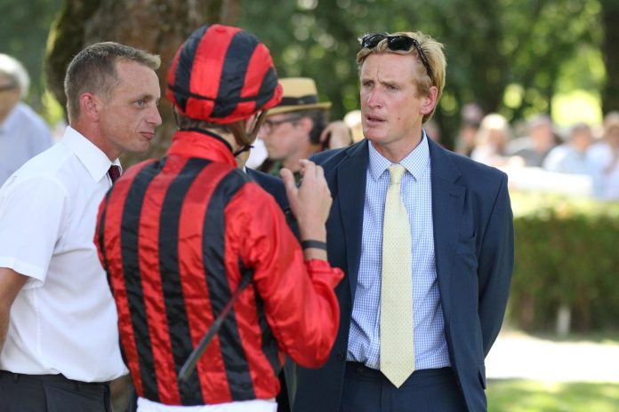 Trainer Ed Walker (re.)