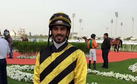 Katar-Jockey reitet in Deutschland Katar-Jockey reitet in Deutschland