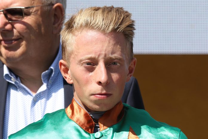 Gavin Ashton nach Sieg mit Asterix in Iffezheim