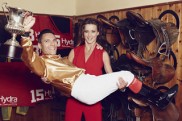 Hammer-Hansen ziert die Titel-Seite der neuen Equistyle