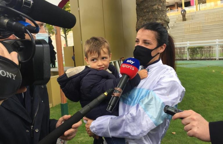 Jessica Marcialis mit Sohn Leo (Foto: Born)