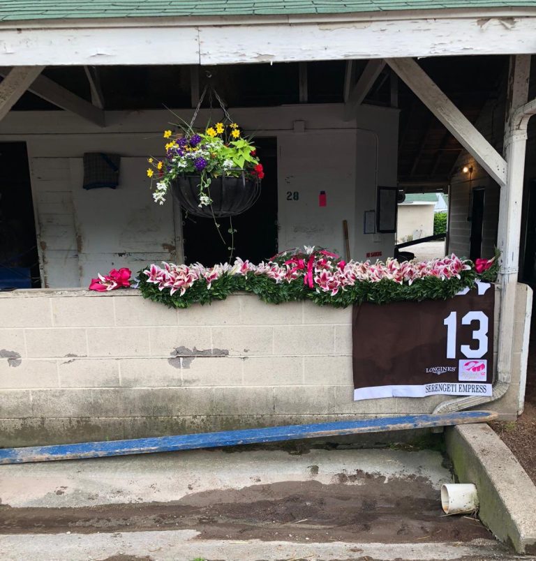 Kentucky Oaks: Serengeti Empress Start-Ziel Kentucky Oaks: Serengeti Empress Start-Ziel