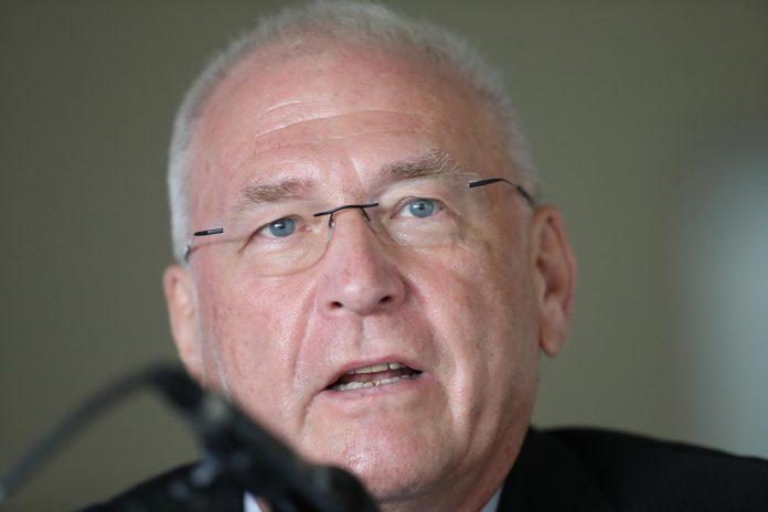 Dr. Michael Vesper Dr. Michael Vesper