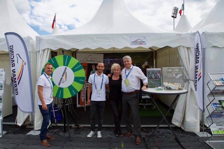 German Racing-Stand lockt viele Besucher an German Racing-Stand lockt viele Besucher an