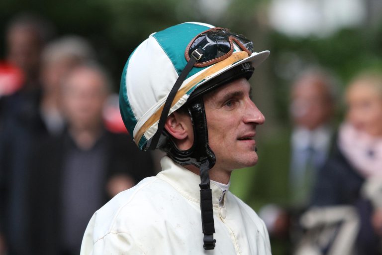Starke gewinnt Hauptrennen in Nakayama