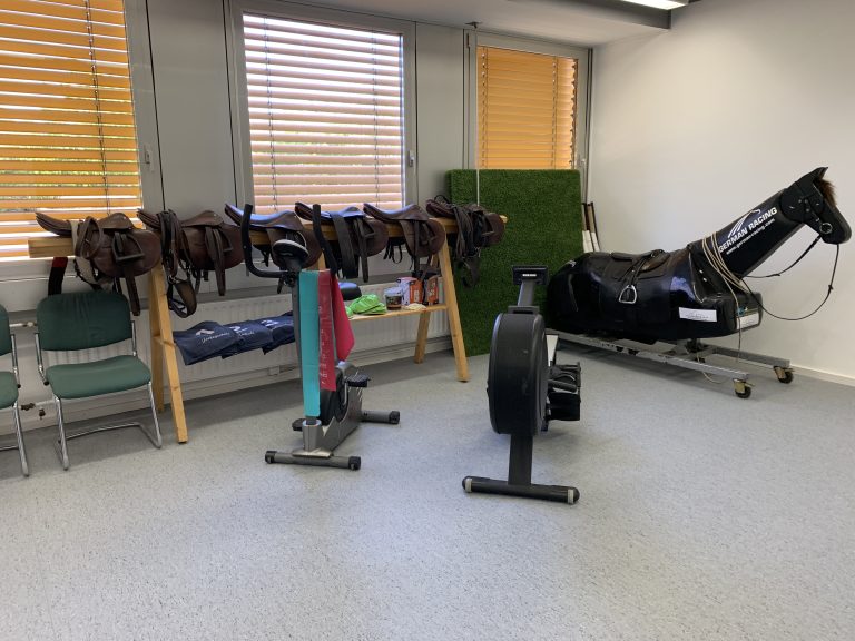 An neuem Standort – Jockeyschule wieder offen