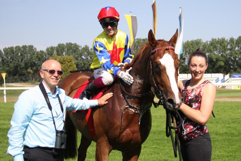 Shuttterbug Achter im letzten Defi du Galop-Lauf Shuttterbug Achter im letzten Defi du Galop-Lauf