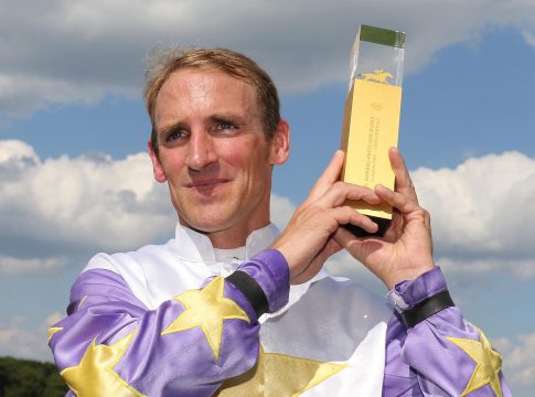 Andrasch Starke nach dem Diana-Sieg auf Lacazar