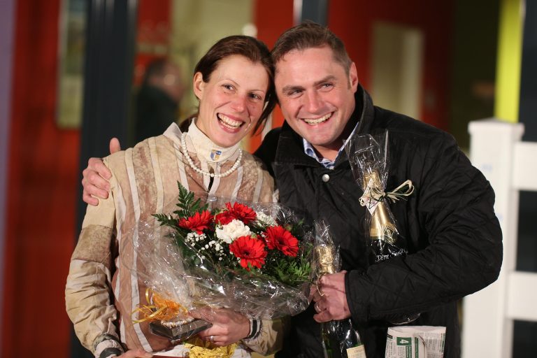 Eva-Maria Zwingelstein siegt im Perlenketten-Thriller Eva-Maria Zwingelstein siegt im Perlenketten-Thriller